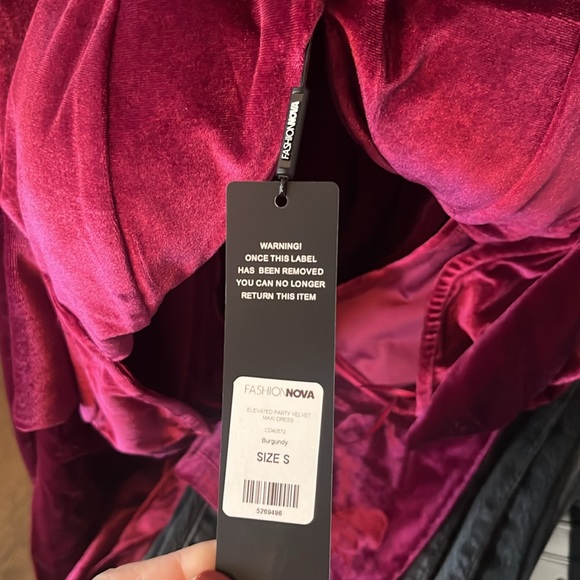 Beautiful burgundy/wine velvet like evening gown. New with tags. - Picture 6 of 8